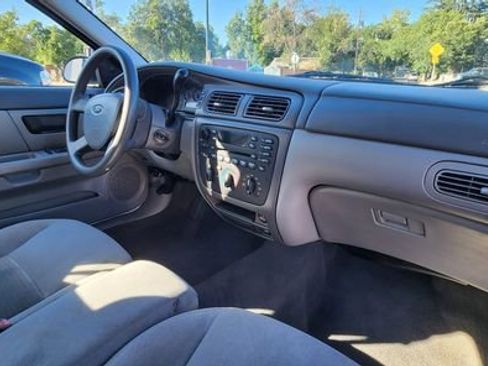 Used 2004 Ford Taurus SES FWD image 14