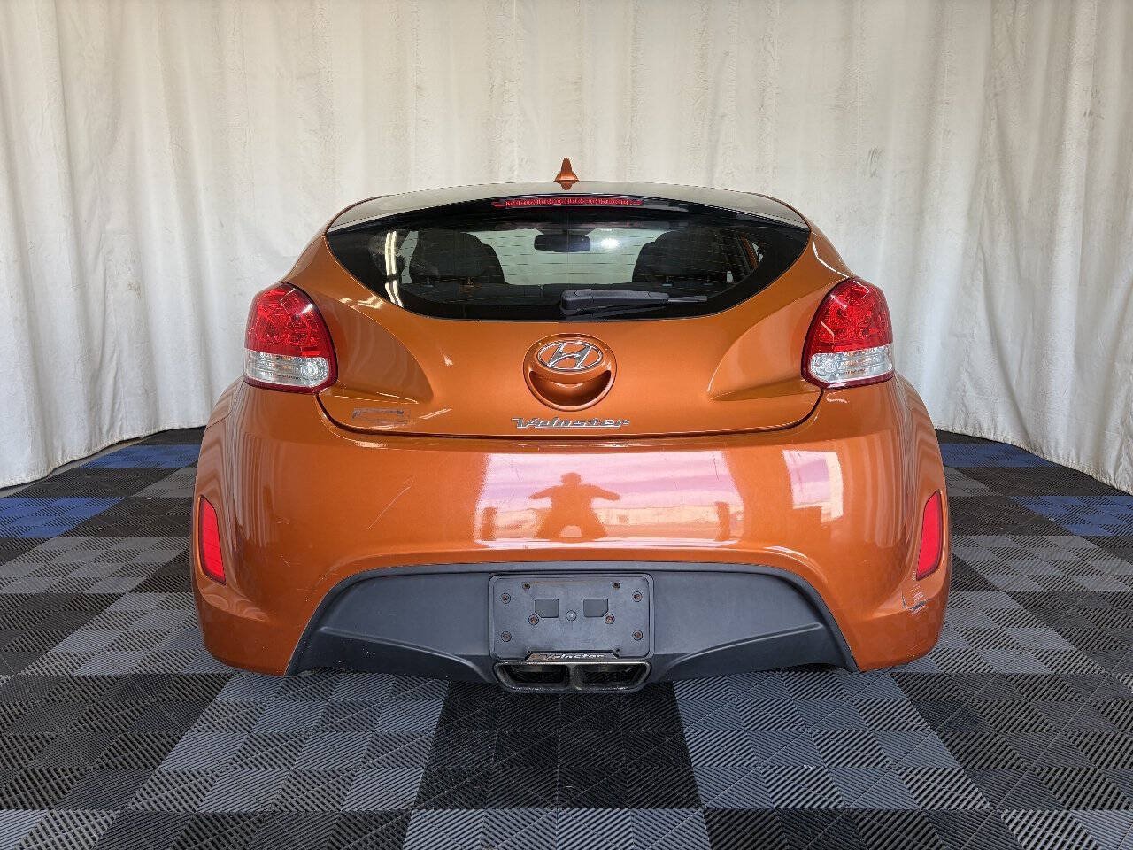 Used 2013 Hyundai Veloster FWD image 7