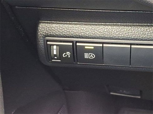Used 2022 Toyota Corolla LE image 25
