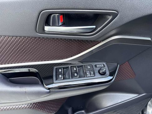 Used 2019 Toyota C-HR Limited image 22