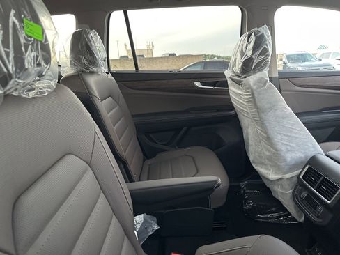 New 2024 Volkswagen Atlas SEL image 16