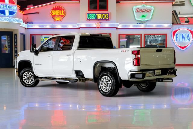 Used 2025 Chevrolet Silverado 2500 LT w/ Convenience Package AWD/4WD image 5