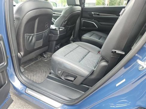 Used 2025 Kia Telluride SX Prestige X-Line AWD/4WD image 3