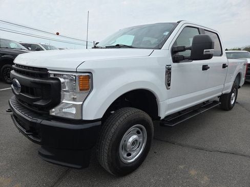 Used 2022 Ford F250 XL w/ Power Equipment Group AWD/4WD image 2
