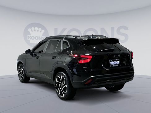 Used 2025 Chevrolet Trax RS w/ Sunroof Package image 14