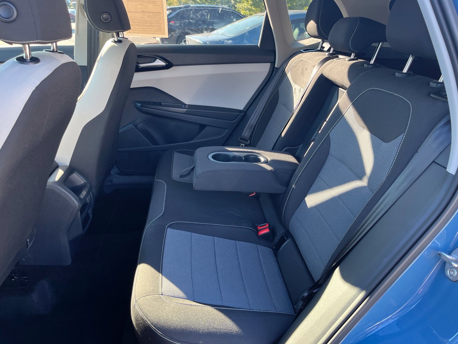 Certified 2025 Volkswagen Taos S FWD image 28