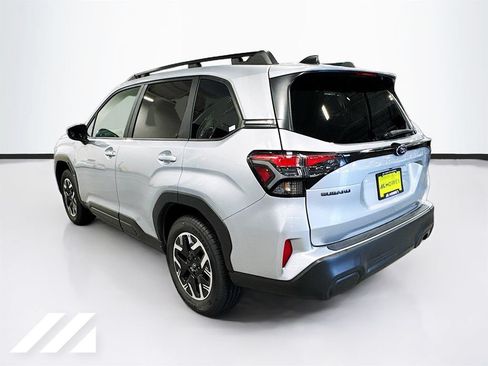 Used 2026 Subaru Forester Premium AWD/4WD image 7
