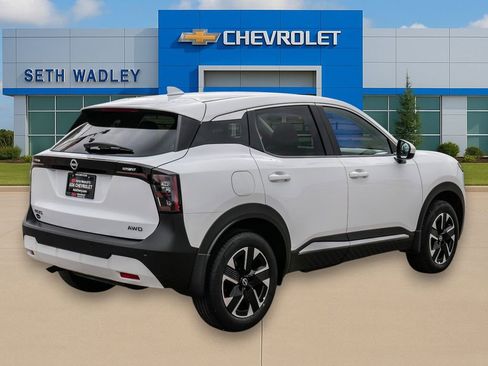 Used 2025 Nissan Kicks SV image 7