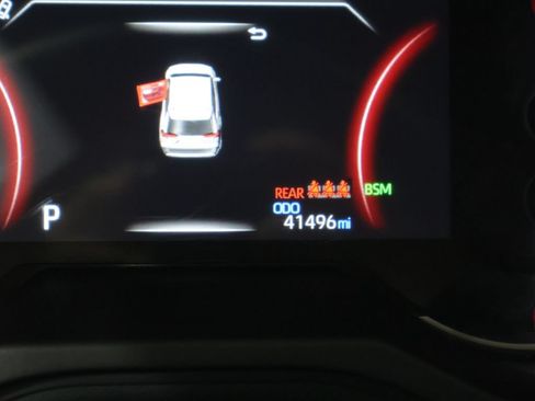 Used 2025 Toyota RAV4 XLE FWD image 36