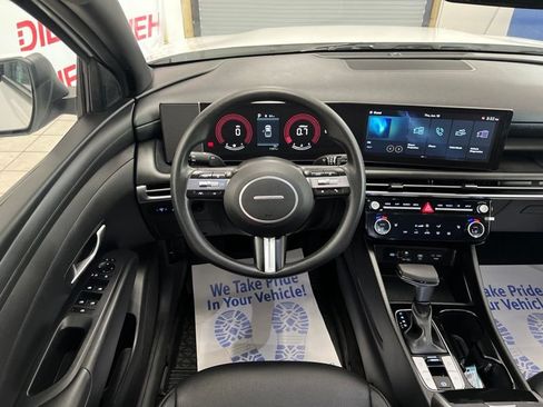 Used 2025 Hyundai Santa Cruz SEL AWD/4WD image 30