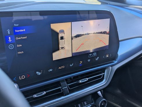 Used 2025 Chevrolet Equinox EV LT w/ Convenience Package image 30