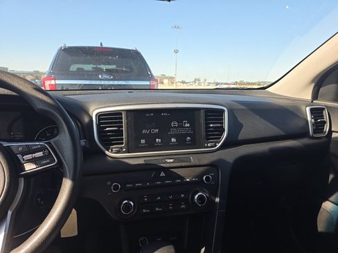 Used 2022 Kia Sportage LX FWD image 13