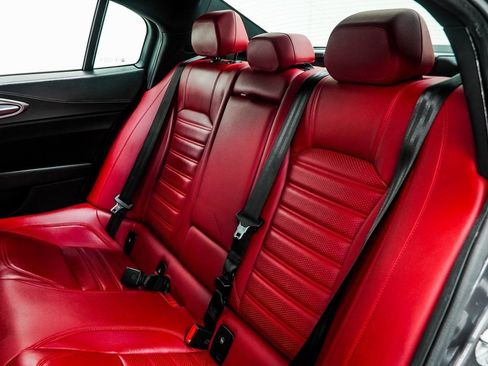 Used 2023 Alfa Romeo Giulia Veloce image 40