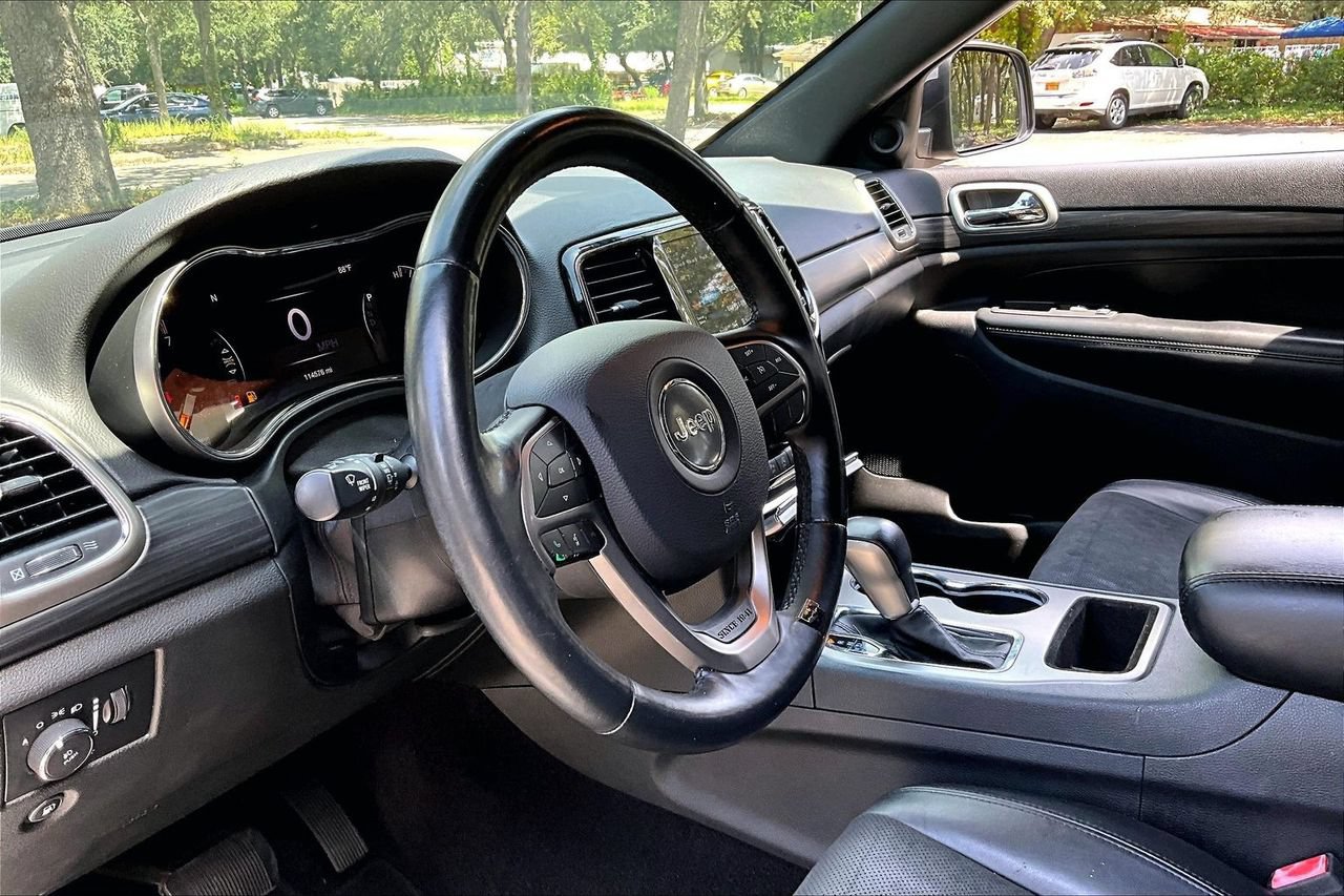 Used 2019 Jeep Grand Cherokee Altitude AWD/4WD image 14