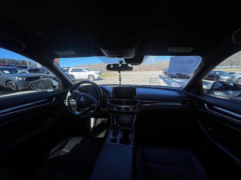 Used 2019 Honda Accord Sport image 12