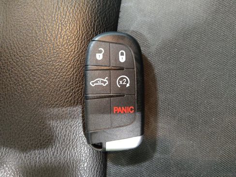 Used 2018 Jeep Compass Latitude AWD/4WD image 32