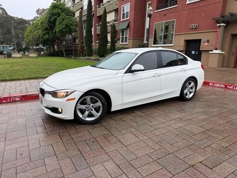 Used 2014 BMW 320i Sedan RWD image 3