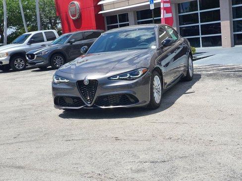 New 2024 Alfa Romeo Giulia Sprint RWD image 3