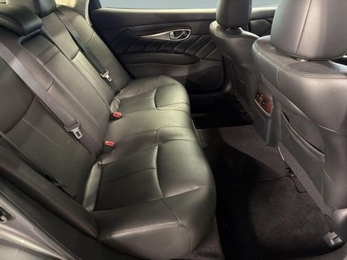 Used 2016 INFINITI Q70 L 3.7 RWD image 30