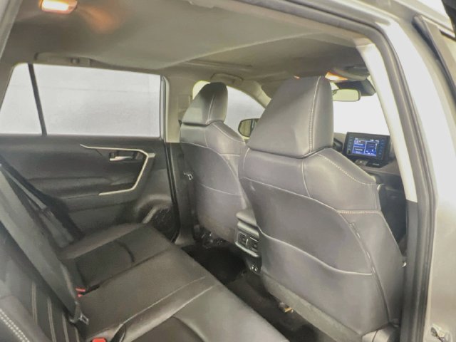Used 2019 Toyota RAV4 XLE Premium FWD image 19
