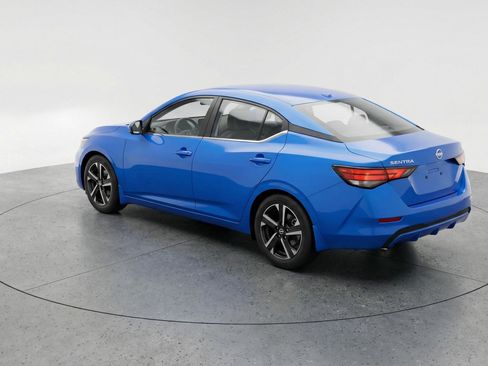 Used 2025 Nissan Sentra SV image 6