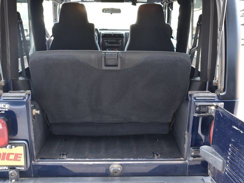 Used 2006 Jeep Wrangler X AWD/4WD image 25