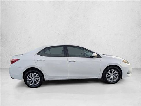 Used 2019 Toyota Corolla LE image 4