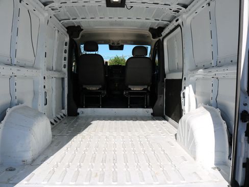 Used 2025 RAM ProMaster 2500 w/ Convenience Group FWD image 10