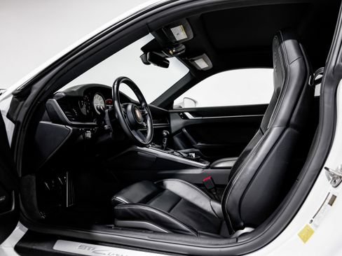 Used 2021 Porsche 911 Carrera S image 22