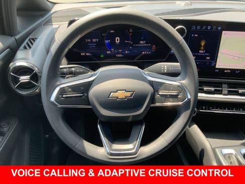 Used 2025 Chevrolet Equinox EV LT w/ LPO, All-Weather Mat Package FWD image 7