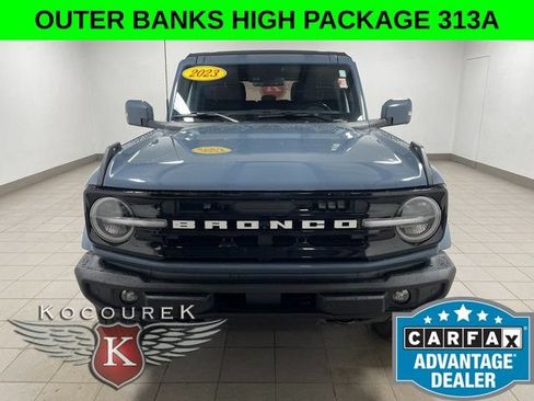 Used 2023 Ford Bronco Outer Banks AWD/4WD image 2