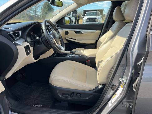 Used 2021 INFINITI QX50 Luxe image 10