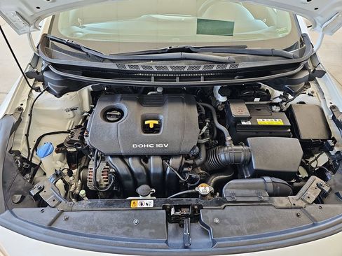 Used 2017 Kia Forte LX FWD image 33
