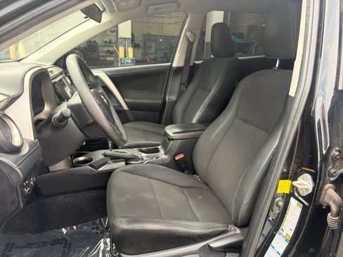 Used 2014 Toyota RAV4 LE AWD/4WD image 23