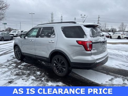Used 2018 Ford Explorer XLT w/ Equipment Group 202A image 16