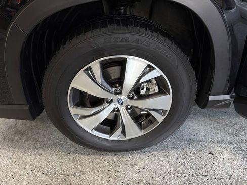 Used 2024 Subaru Ascent Premium w/ Convenience Package image 32