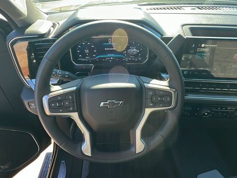 Used 2025 Chevrolet Silverado 1500 LT image 27