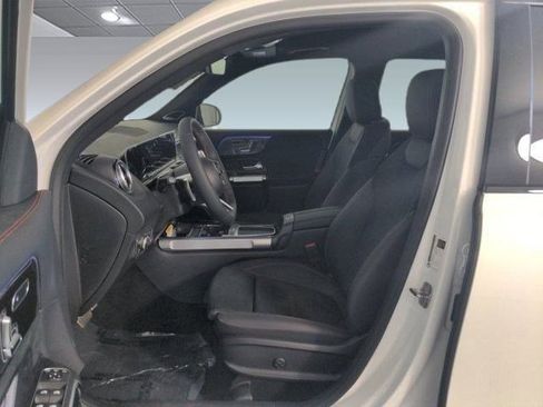 New 2024 Mercedes-Benz GLB 250 image 10