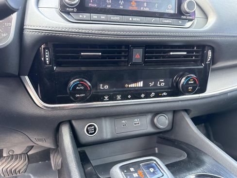 Certified 2021 Nissan Rogue SV image 25