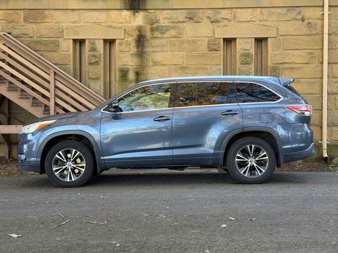 Used 2016 Toyota Highlander XLE image 6