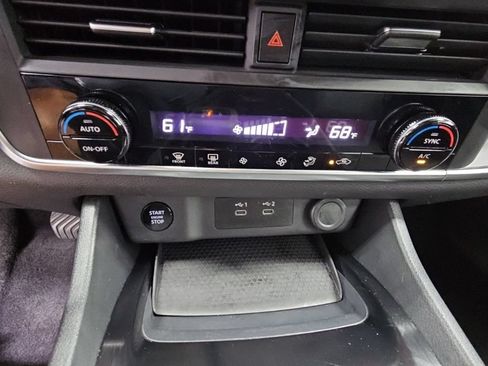 Used 2025 Nissan Rogue SV AWD/4WD image 18