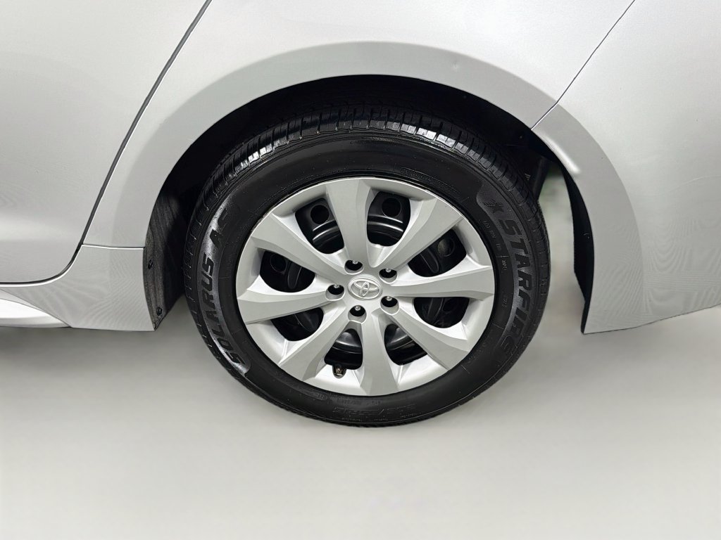 Used 2024 Toyota Corolla LE FWD image 31