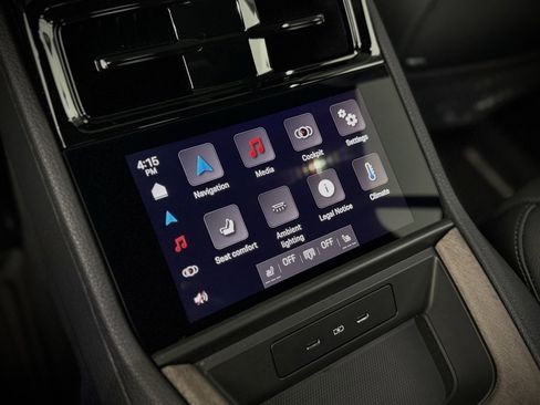 Used 2025 Porsche Panamera 4 image 28