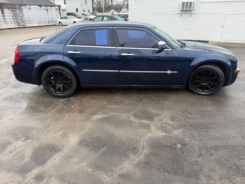 Used 2006 Chrysler 300 C w/ Navigation & Sound Group II image 4