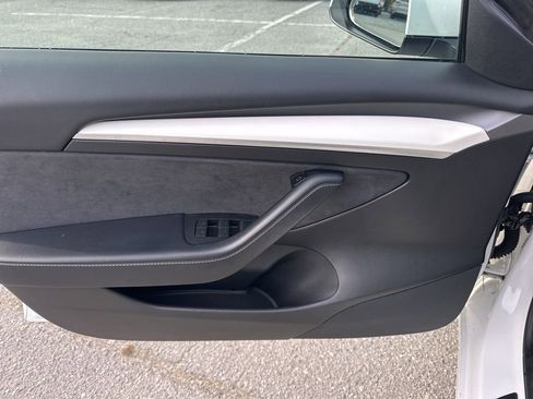Used 2021 Tesla Model 3 Standard Range Plus image 26