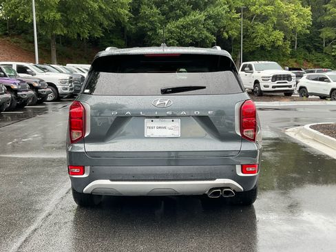 Used 2022 Hyundai Palisade SEL FWD image 4