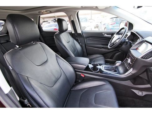 Used 2017 Ford Edge Titanium w/ Equipment Group 302A FWD image 25