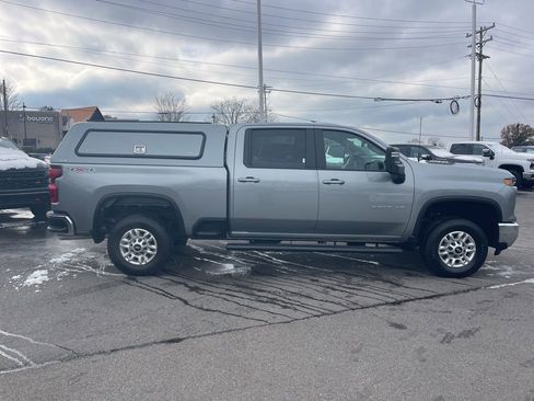 Used 2025 Chevrolet Silverado 2500 LT w/ Safety Package AWD/4WD image 6