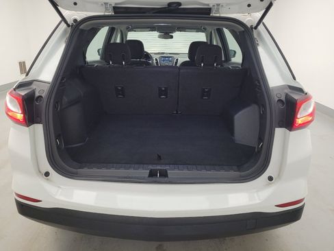 Used 2019 Chevrolet Equinox LS AWD/4WD image 29