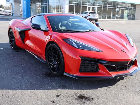 Used 2025 Chevrolet Corvette Z06 w/ Battery Protection Package image 2